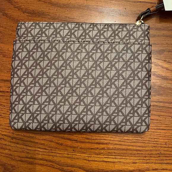 Anne Klein Wristlet NWT - Picture 2 of 5